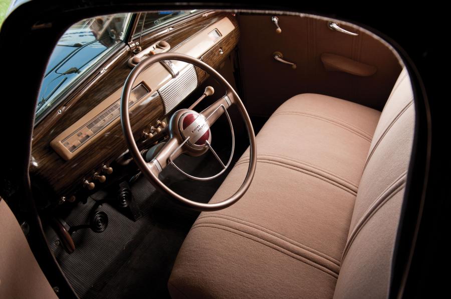  Ford Super DeLuxe Business Coupe 1941 года  (фото 17 из 37)
